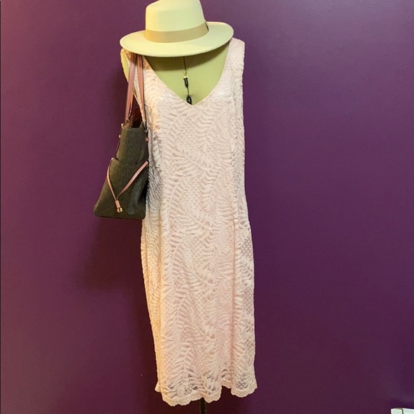 A homerun dress seeking real estate in your closet - Picture 7 of 7